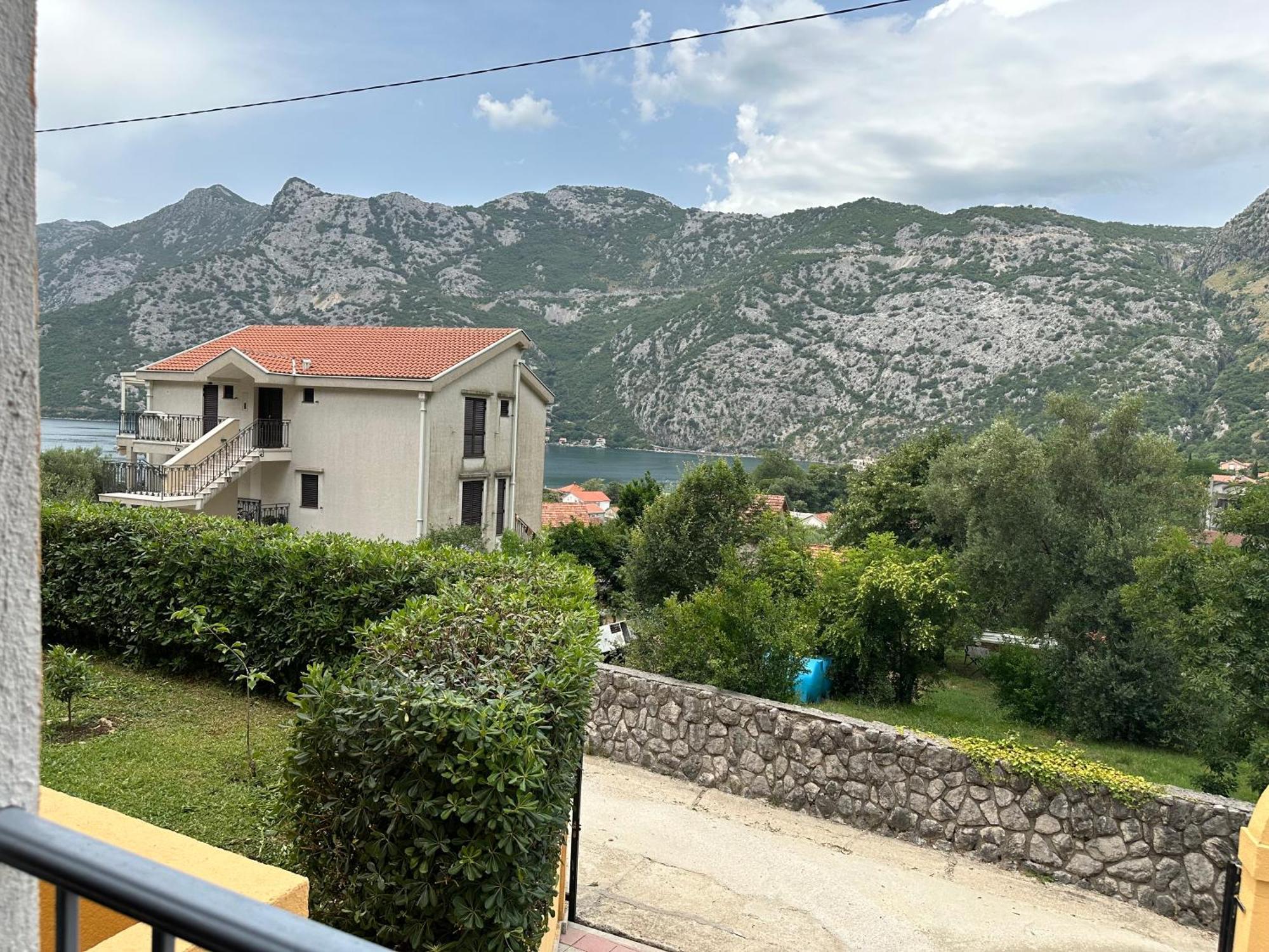 Villa Risan Apartments Ngoại thất bức ảnh