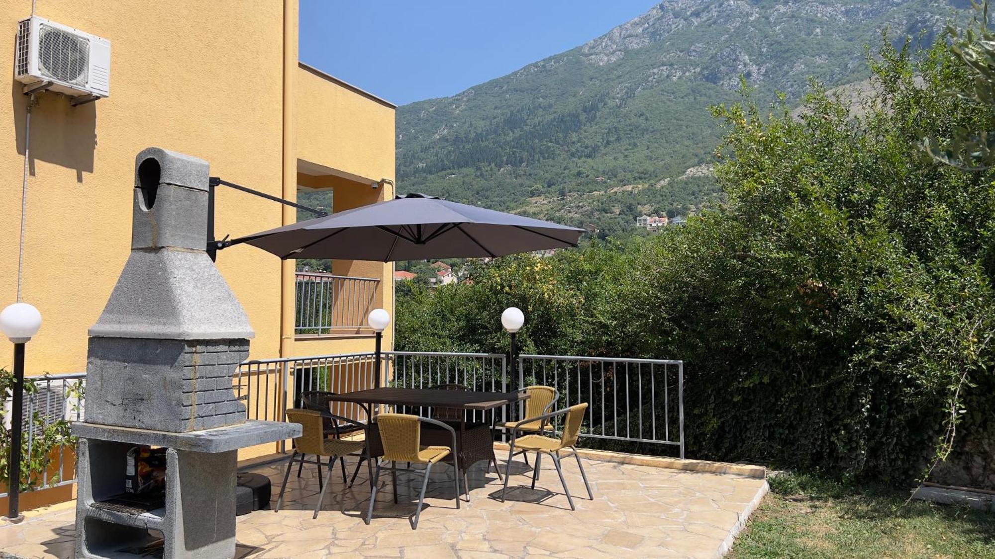 Villa Risan Apartments Ngoại thất bức ảnh